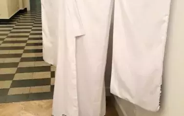 Absolwenci liceum plastycznego prezentują